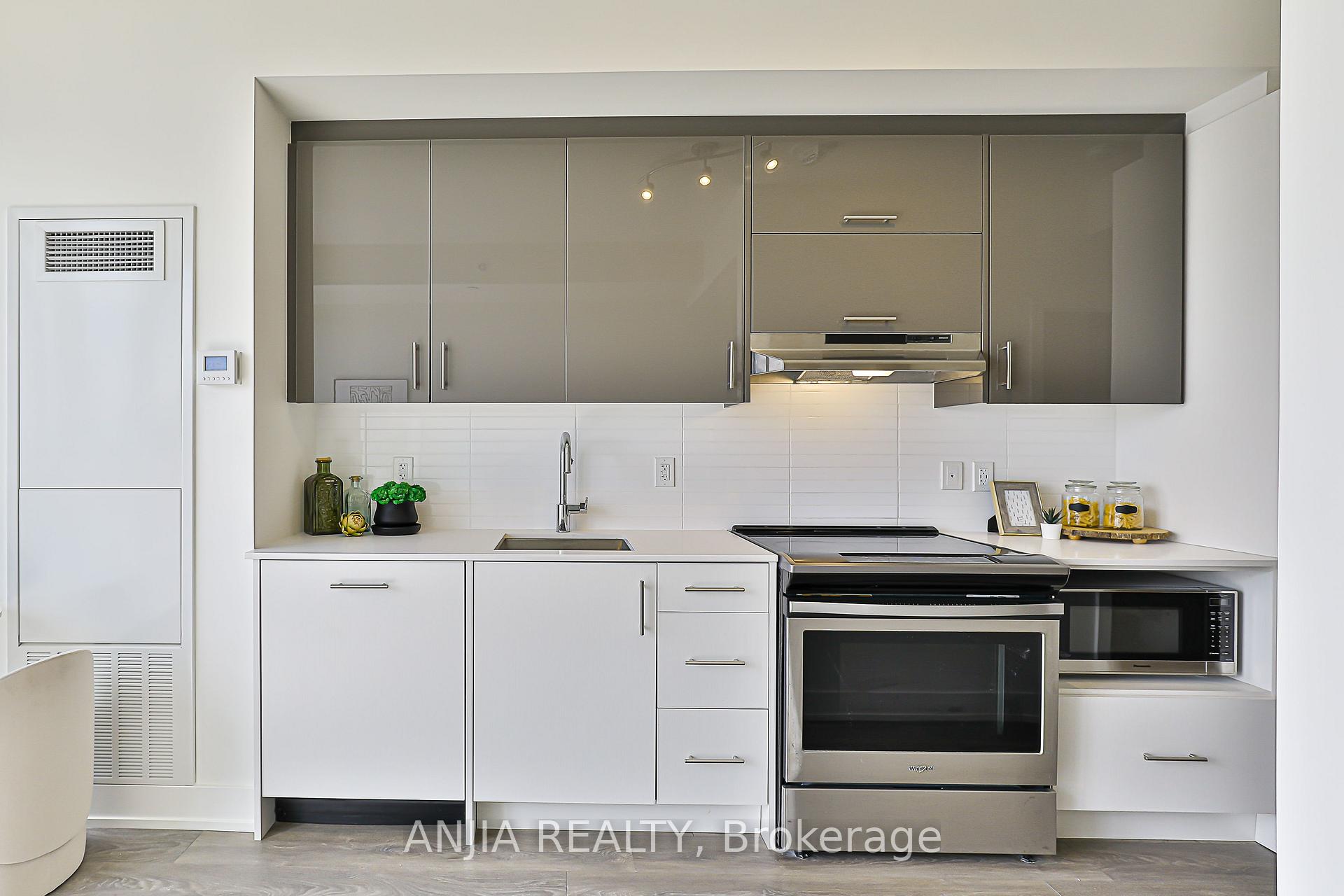 Condo at 180 Fairview Mall, Toronto For sale