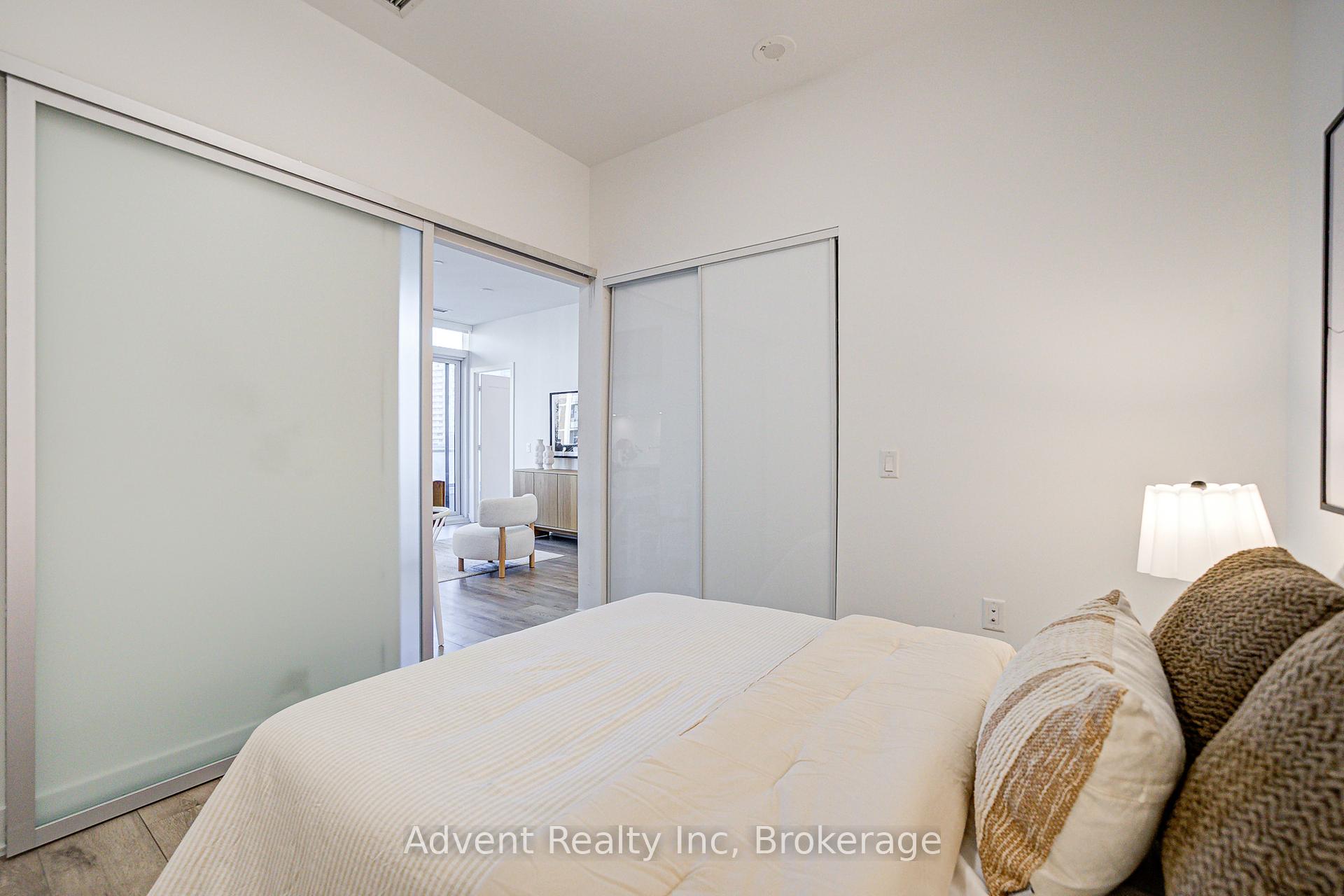 2 Bedrooms Condo at 585 Bloor,  Toronto For sale