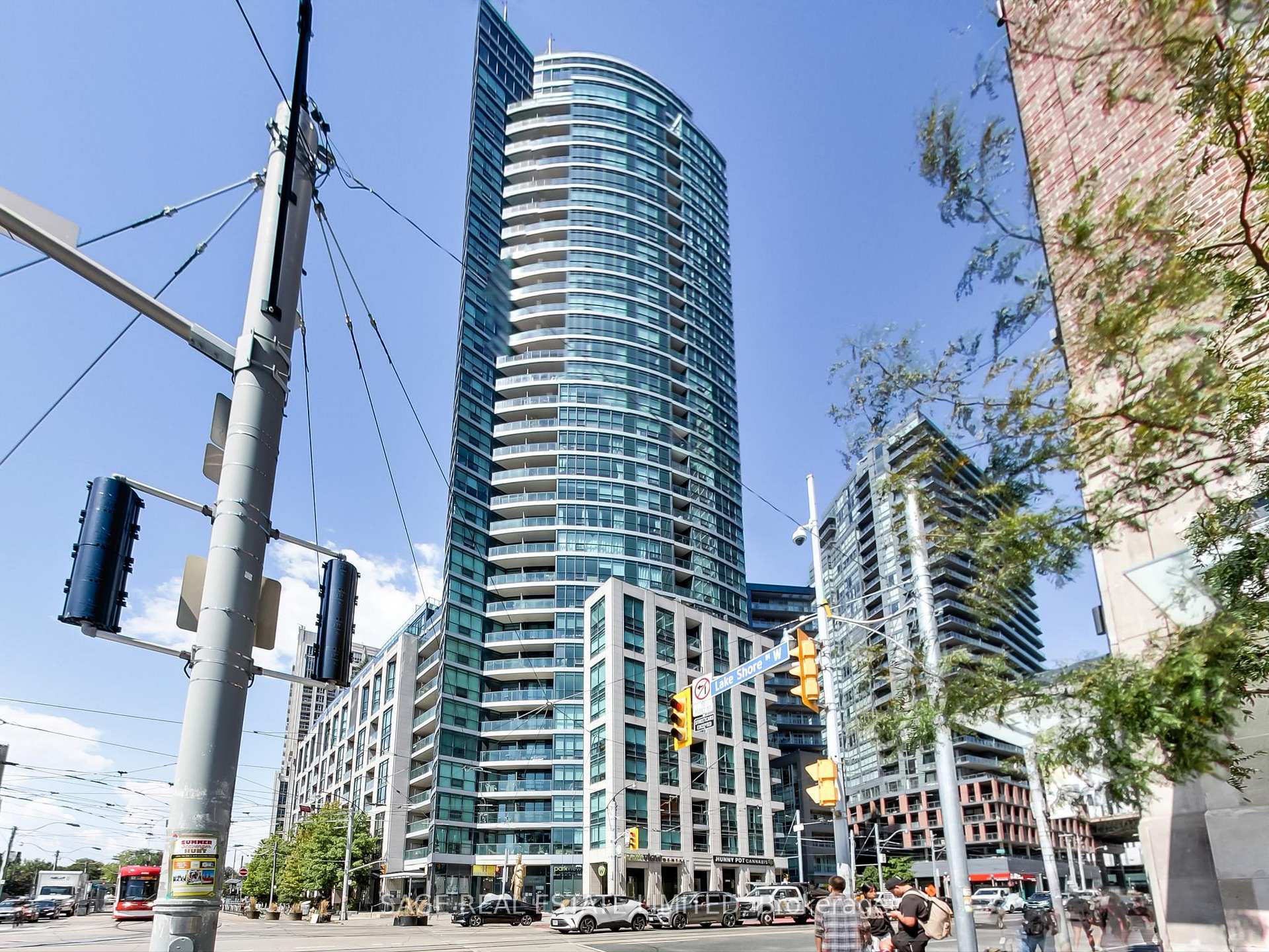 1 Bedroom Condo at 600 Fleet, Toronto For sale