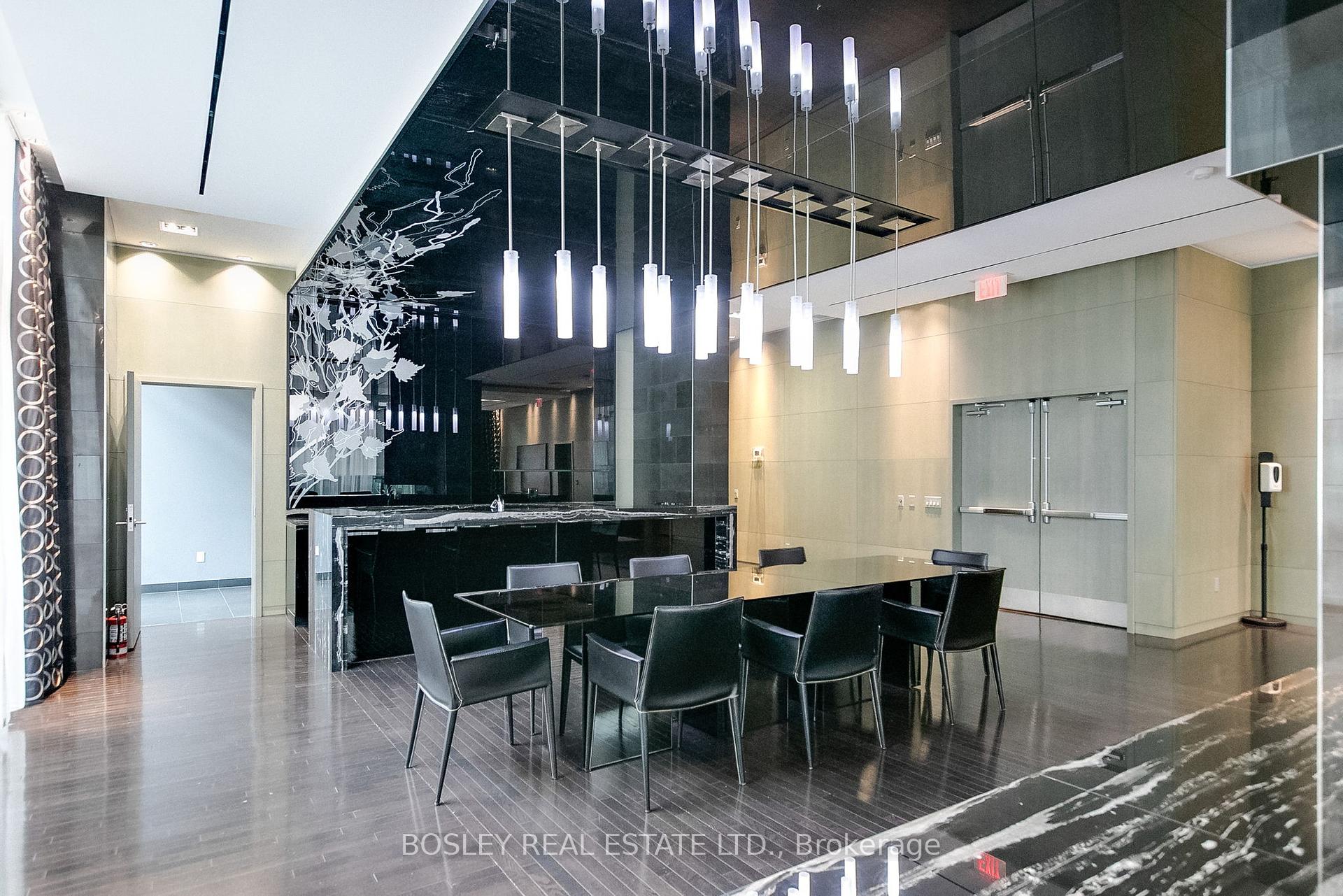 2 Bedrooms Condo at 770 Bay, Toronto For sale
