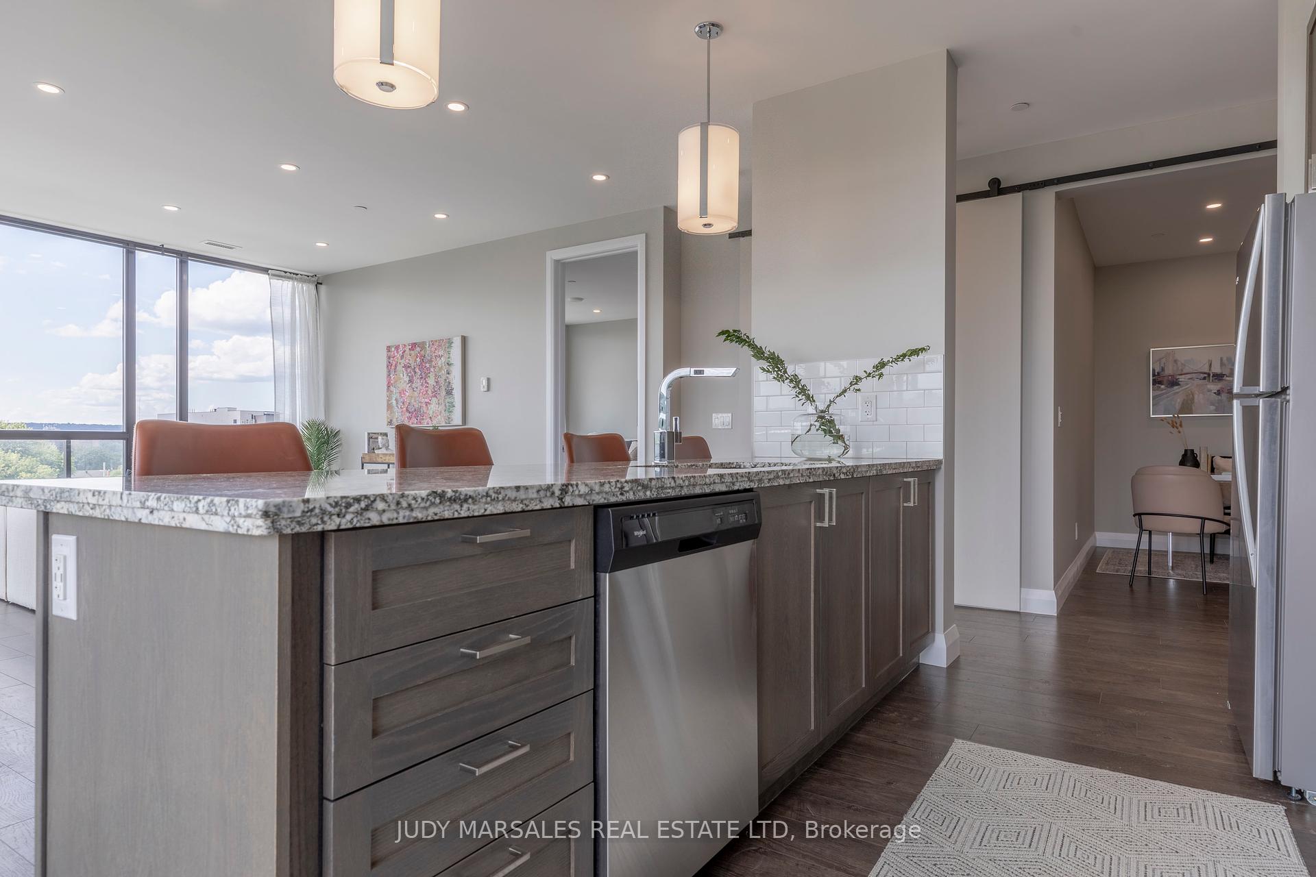 2 Bedrooms Condo at 101 Locke,  Hamilton For sale