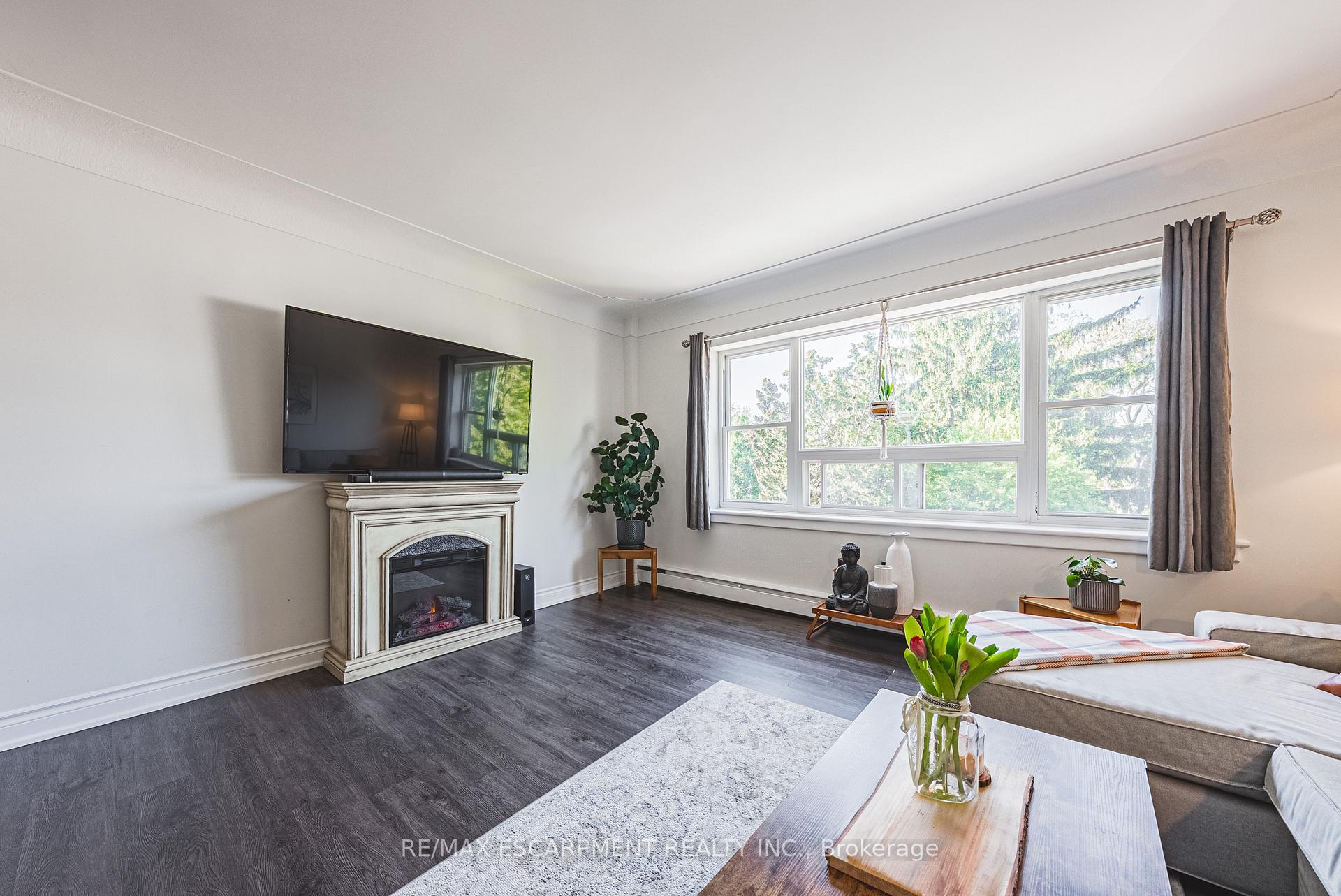 1 Bedroom Condo at 836 Concession, Hamilton For sale