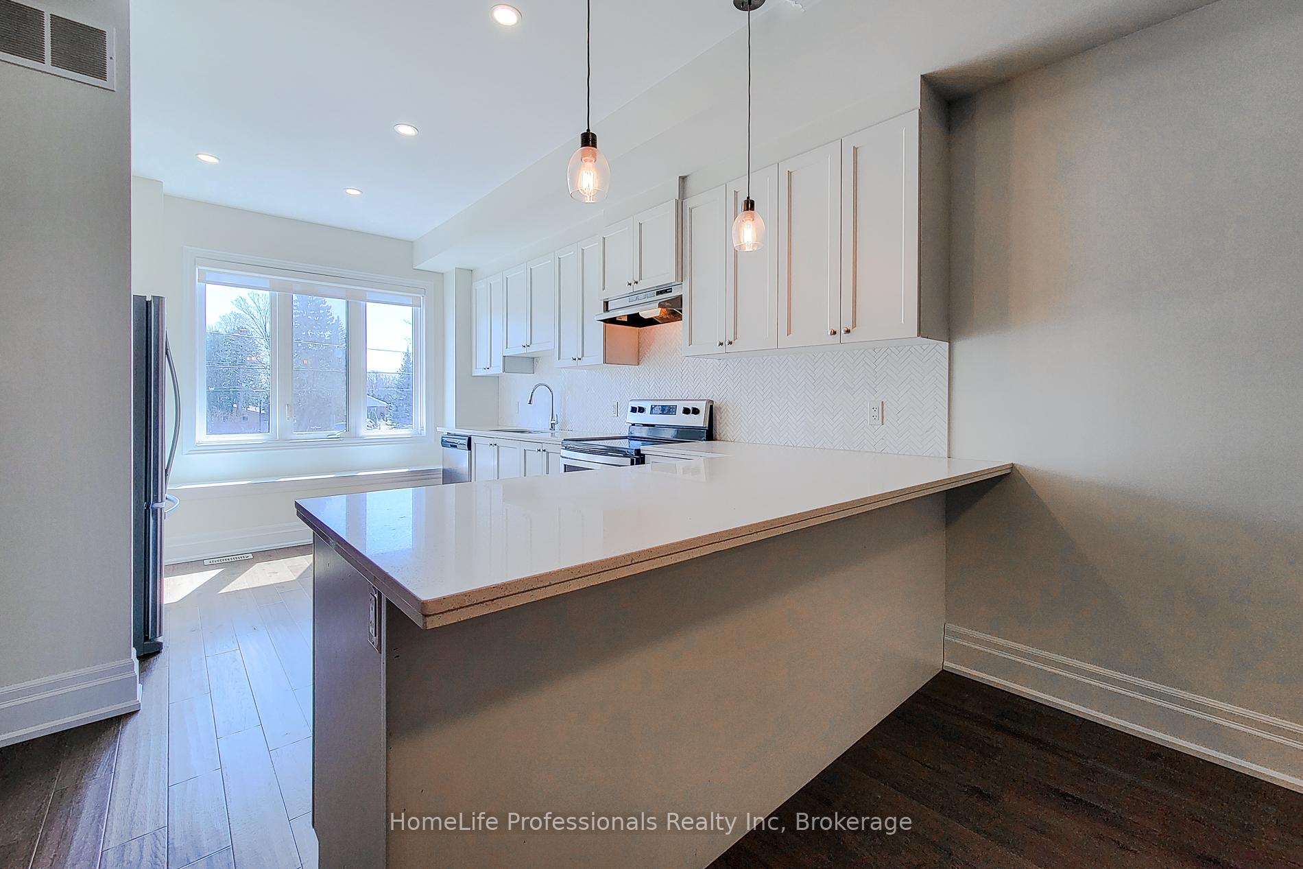 3 Bedrooms Condo at 111 Wilson, Hamilton For sale