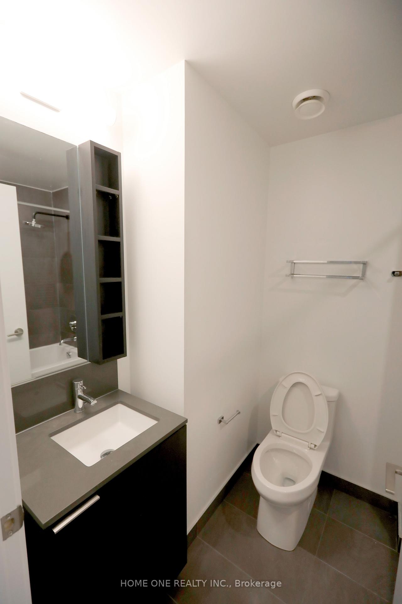 2 Bedrooms Condo at 1000 Portage,  Vaughan For sale