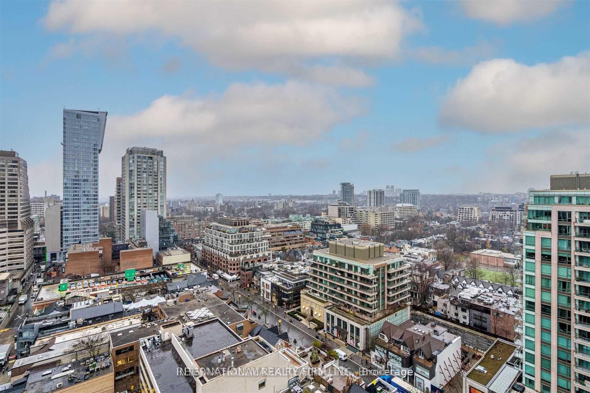 1 Bedroom Condo at 88 Cumberland,  Toronto For sale