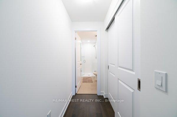 2 Bedrooms Condo at 3220 William Coltson, Oakville For sale