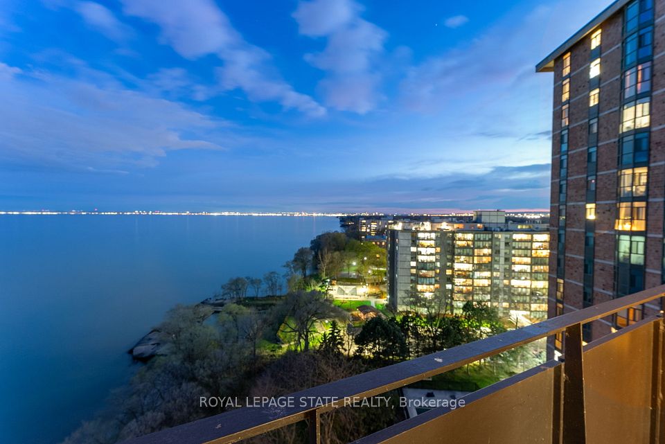5250 Lakeshore