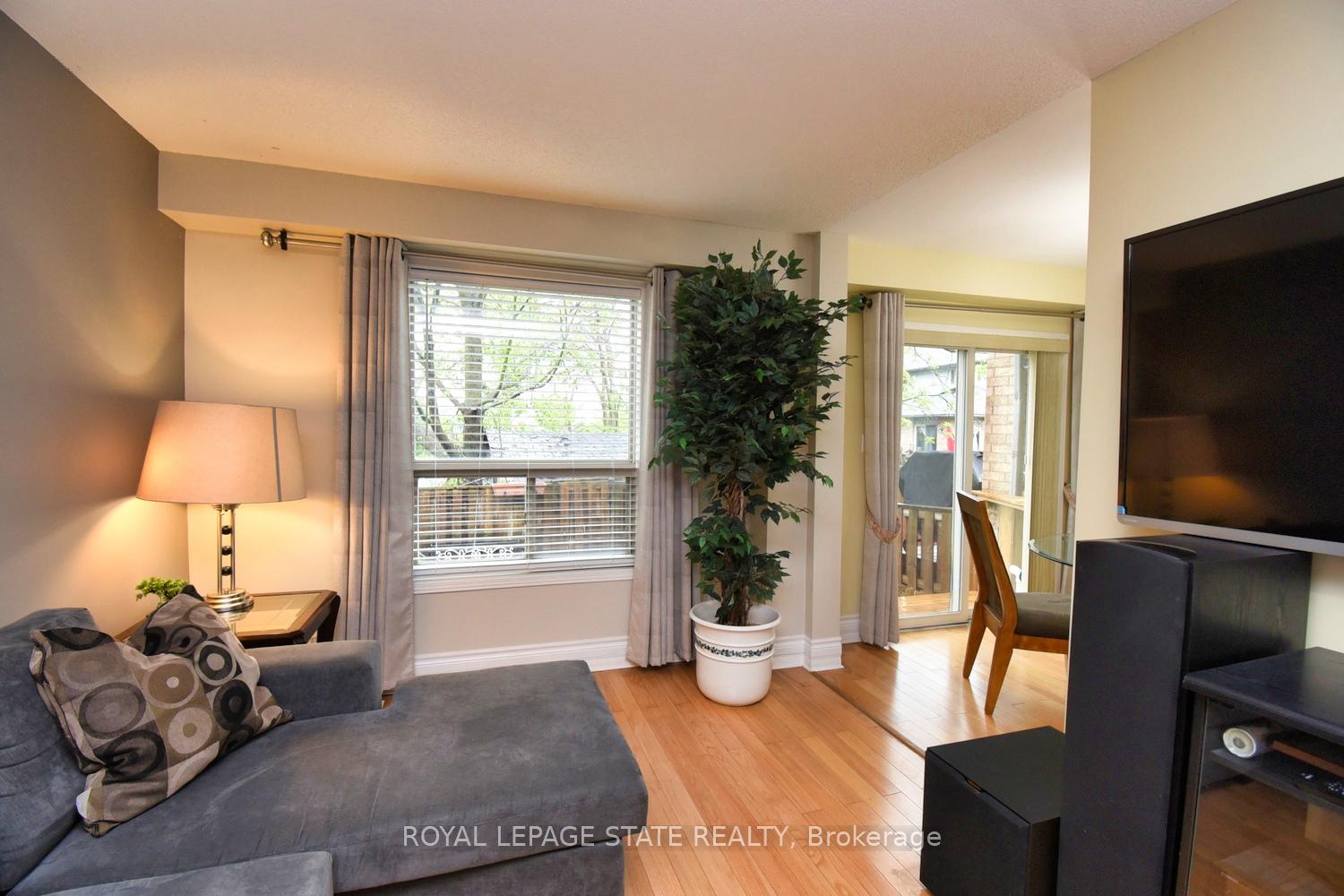 3 Bedrooms Condo at 565 Rymal, Hamilton For sale