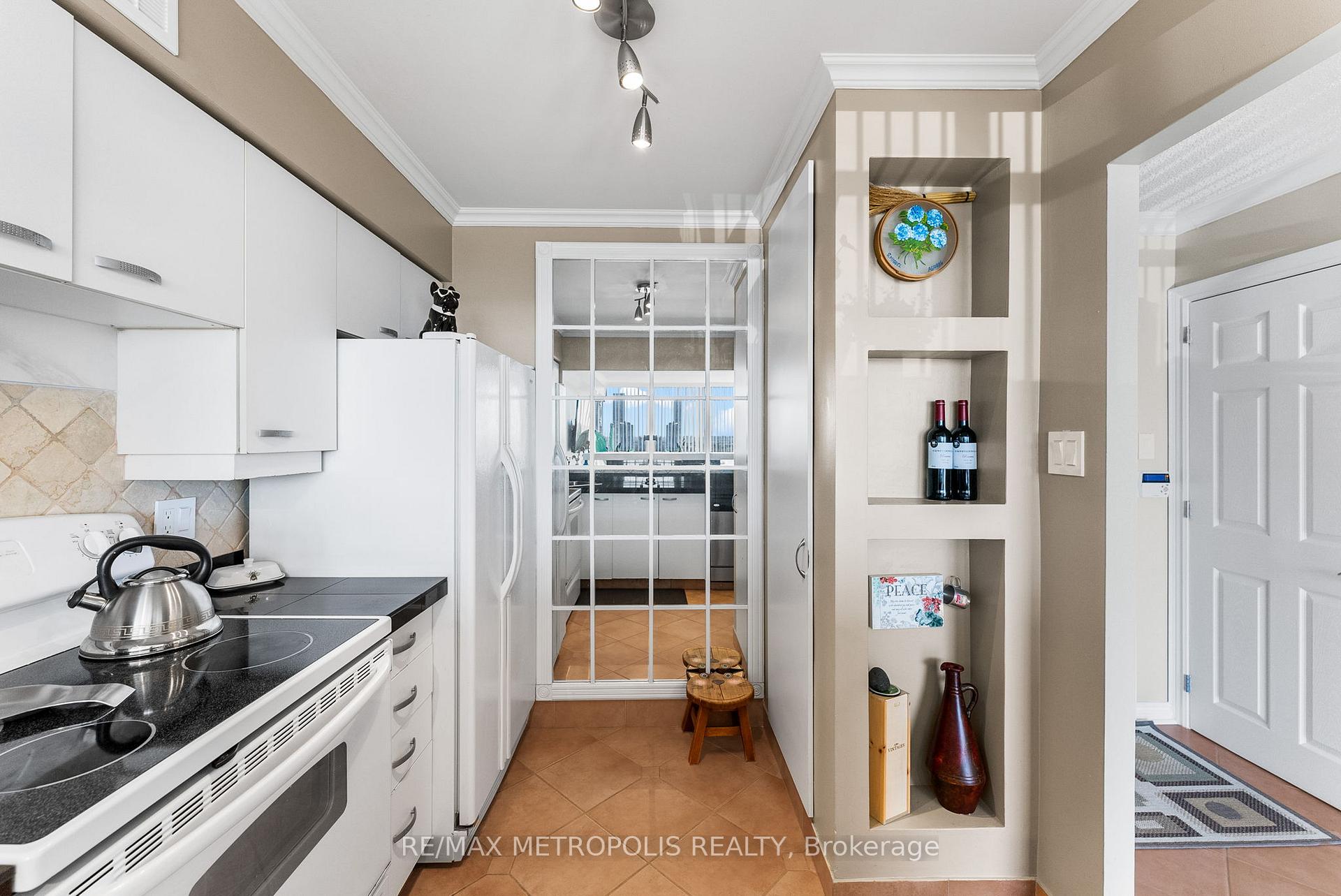 1 Bedroom Condo at 55 Elm, Mississauga For sale