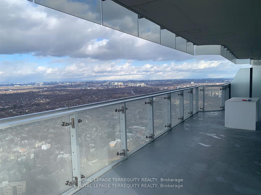 2 Bedrooms Condo at 1 Bloor, Toronto For sale