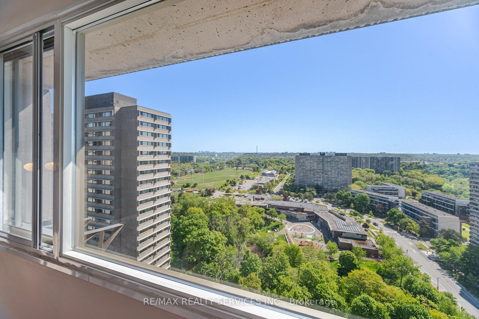 2 Bedrooms Condo at 715 Don Mills, Toronto For sale