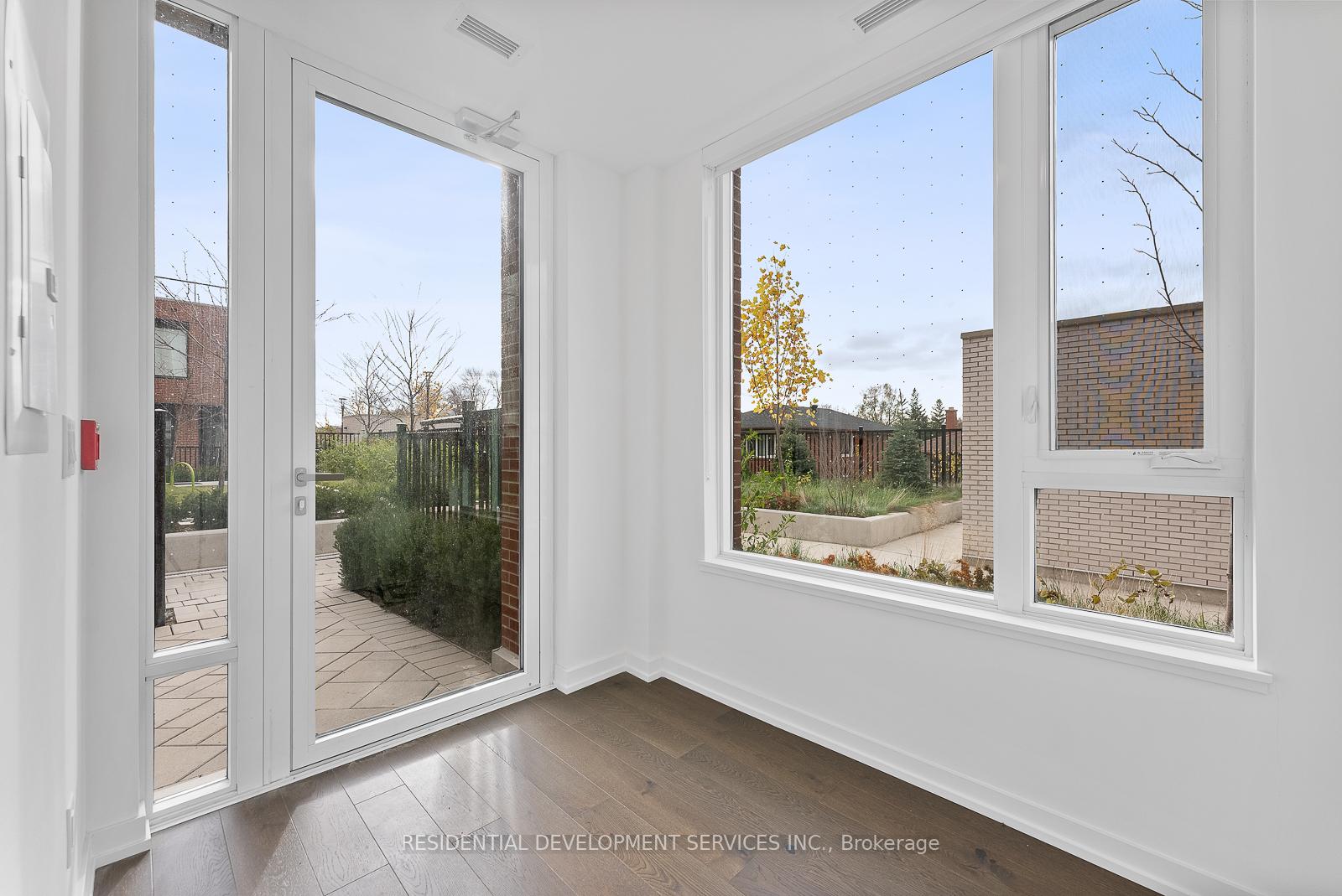 4 Bedrooms Condo at 15 Maryport,  Toronto For sale
