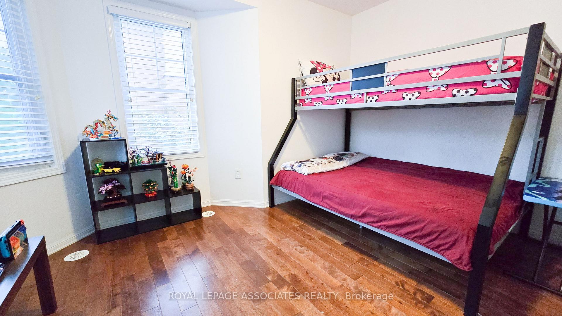 2 Bedrooms Condo at 50 Mendelssohn, Toronto For sale