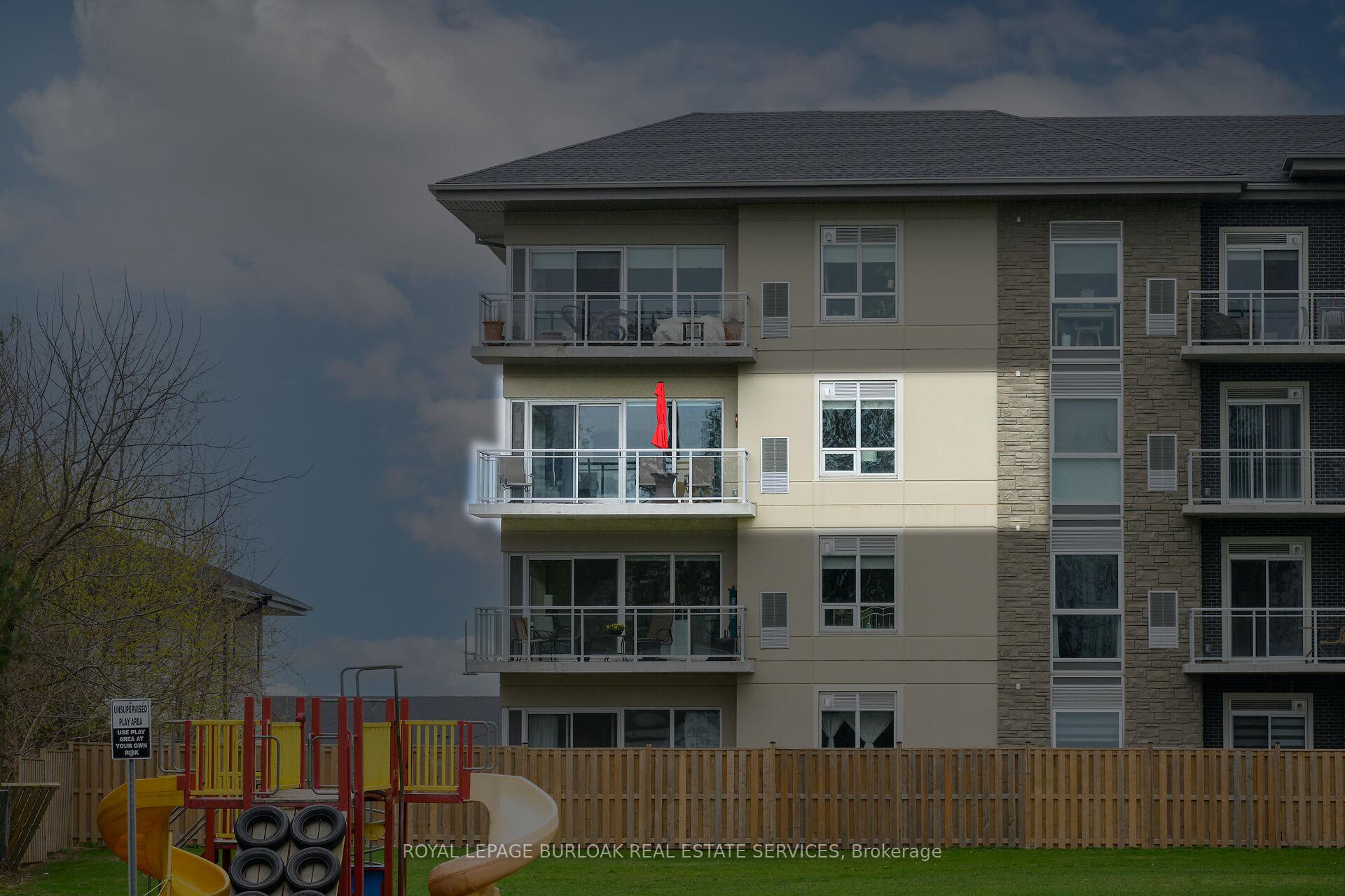 2 Bedrooms Condo at 16 Markle,  Hamilton For sale