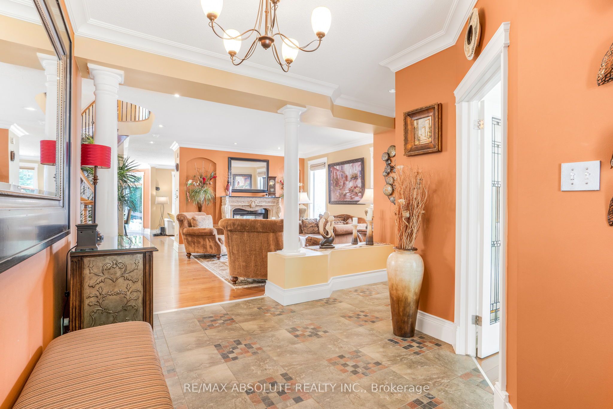 2022 Silver Pines Crescent, OrleansConventGlenandArea, ON K1W 1J6