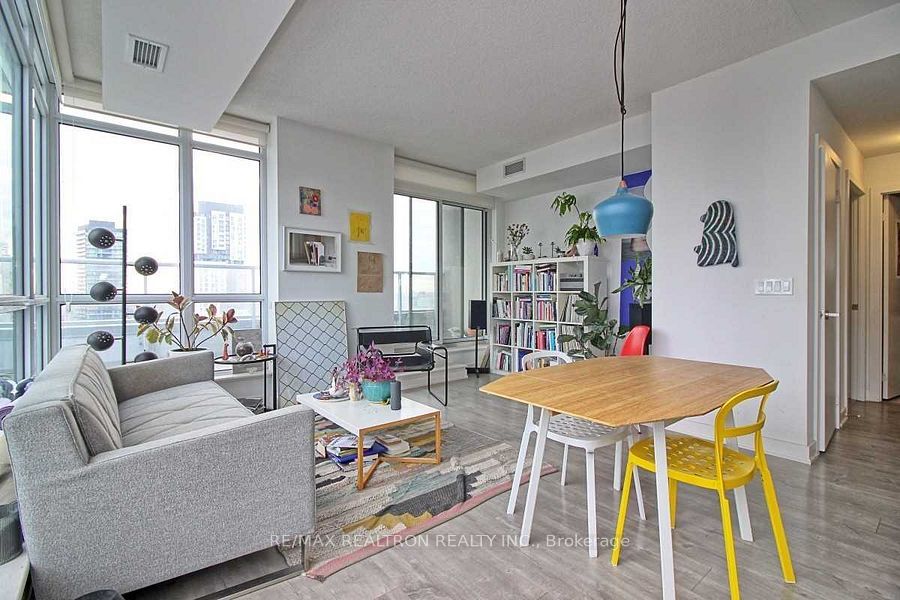 199 Richmond Street W, #2506
