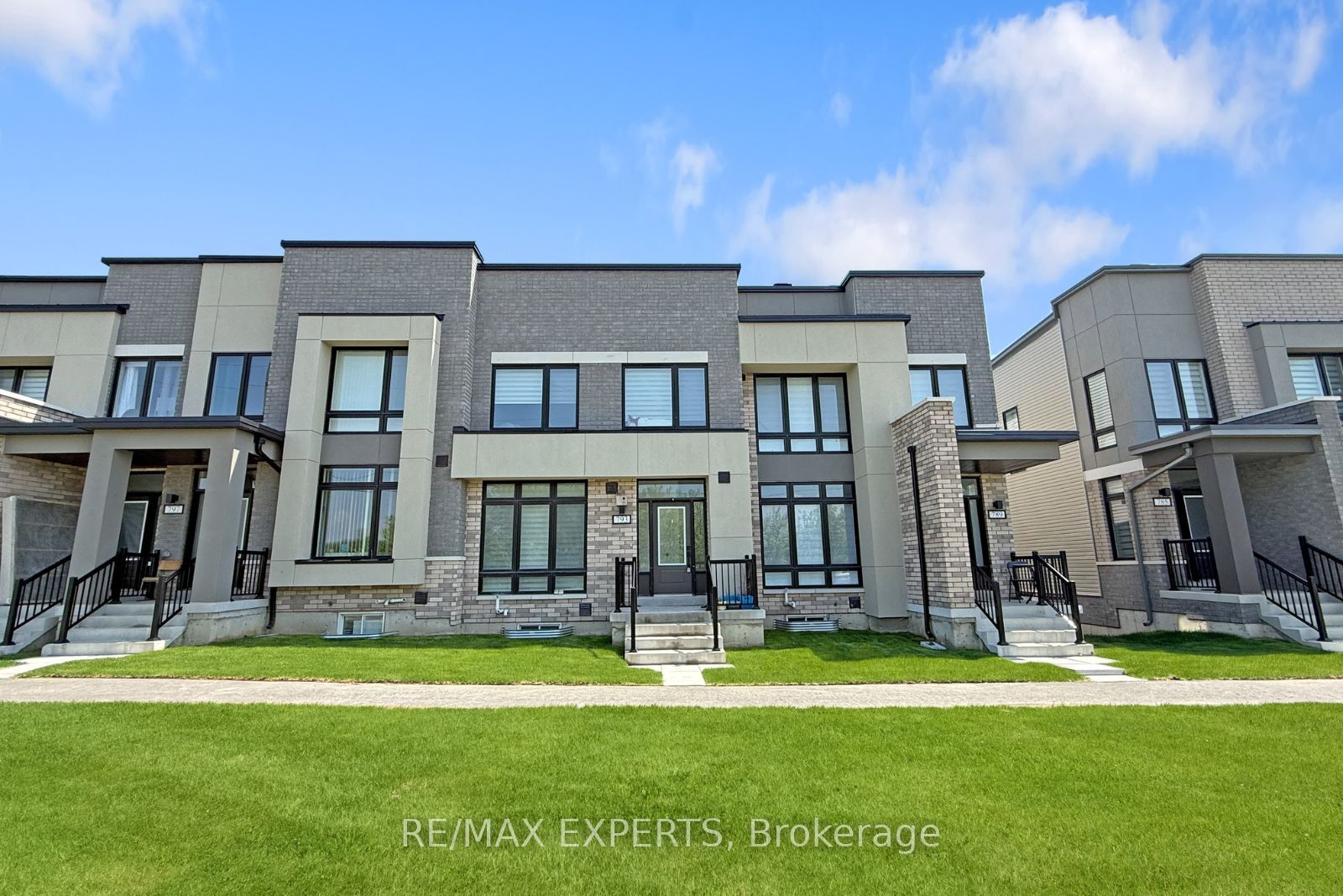 793 Conlin Road, Oshawa, ON L1K 3G4
