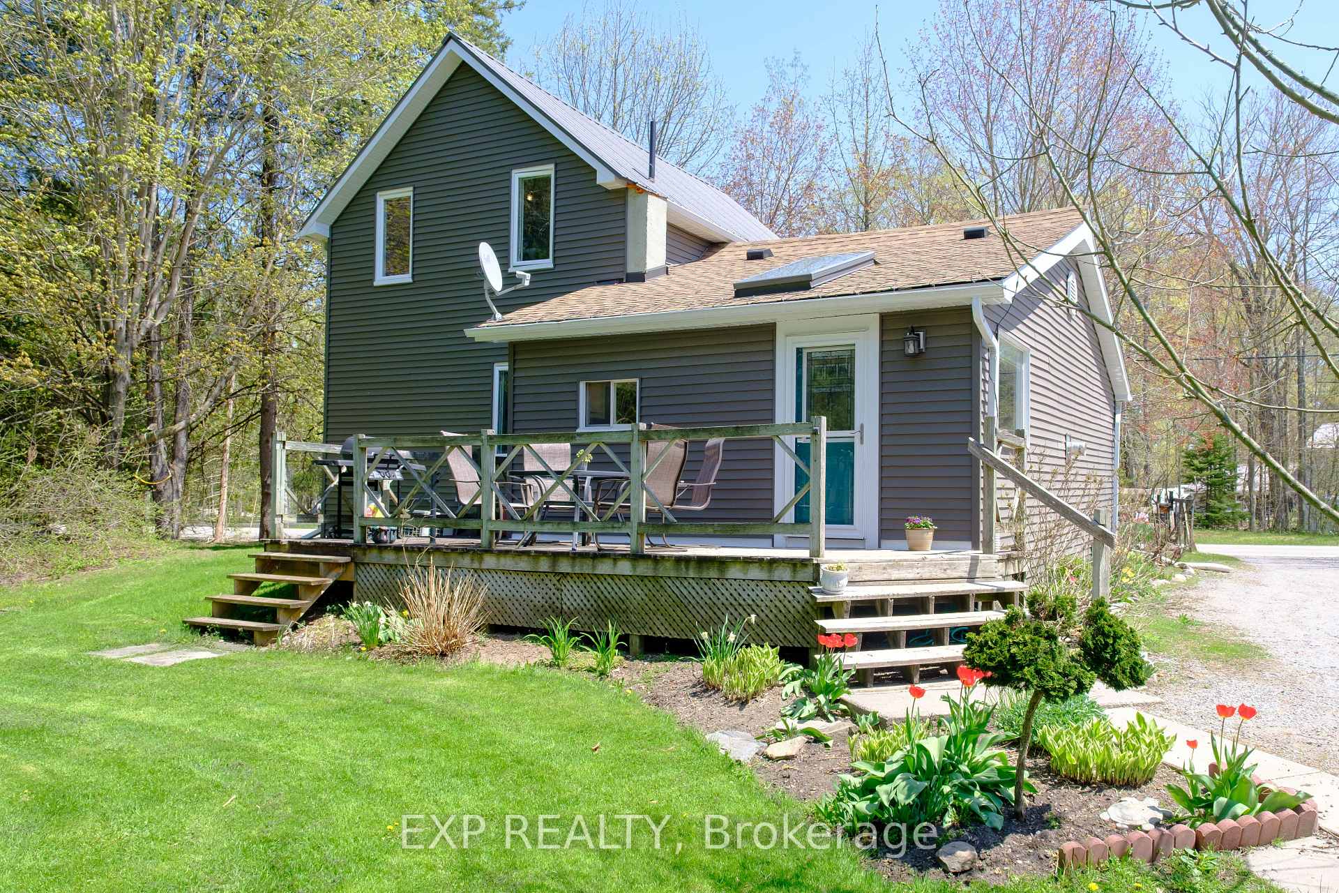72 Station Road, Georgina, ON L0E 1N0