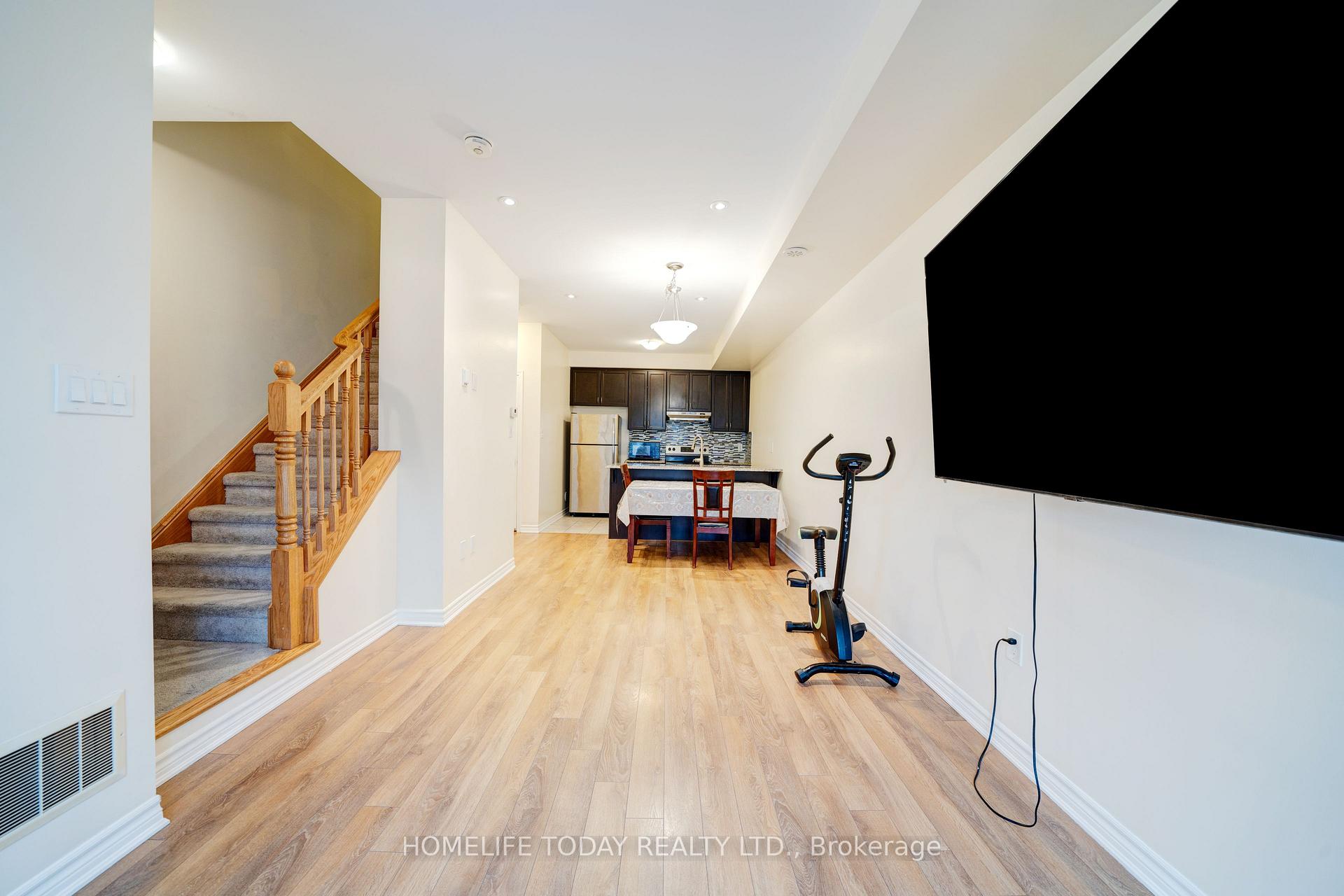 3 Bedrooms Condo at 45 Heron Park, Toronto For sale
