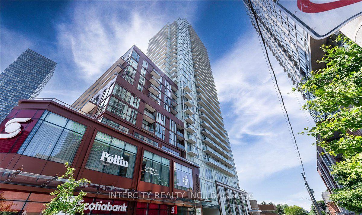 3 Bedrooms Condo at 33 Helendale, Toronto For sale