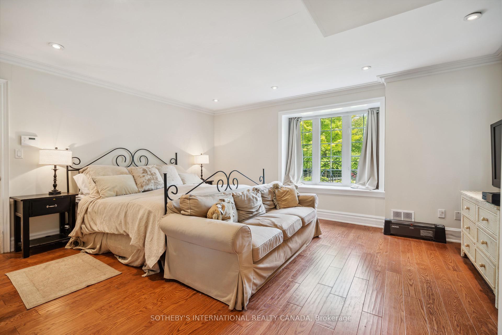 3 Bedrooms Condo at 16 Relmar, Toronto For sale