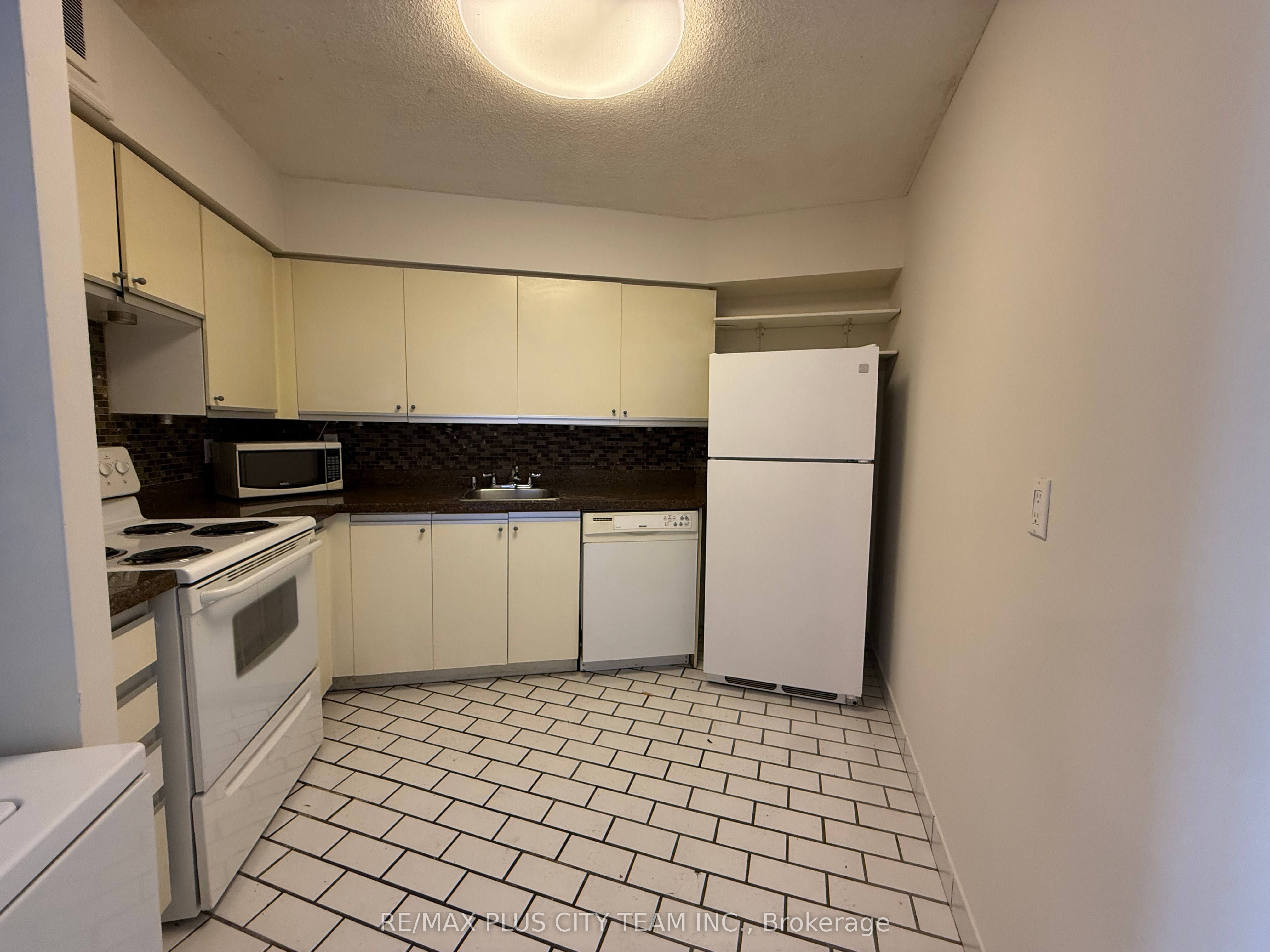 260 Queens Quay W, #2103