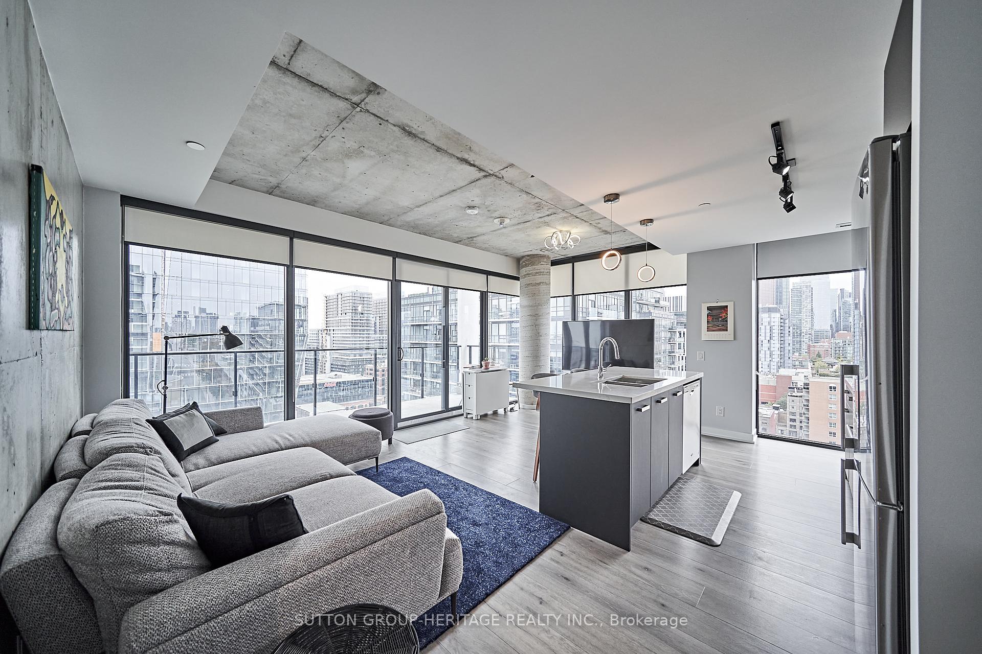 3 Bedrooms Condo at 55 Ontario,  Toronto For sale