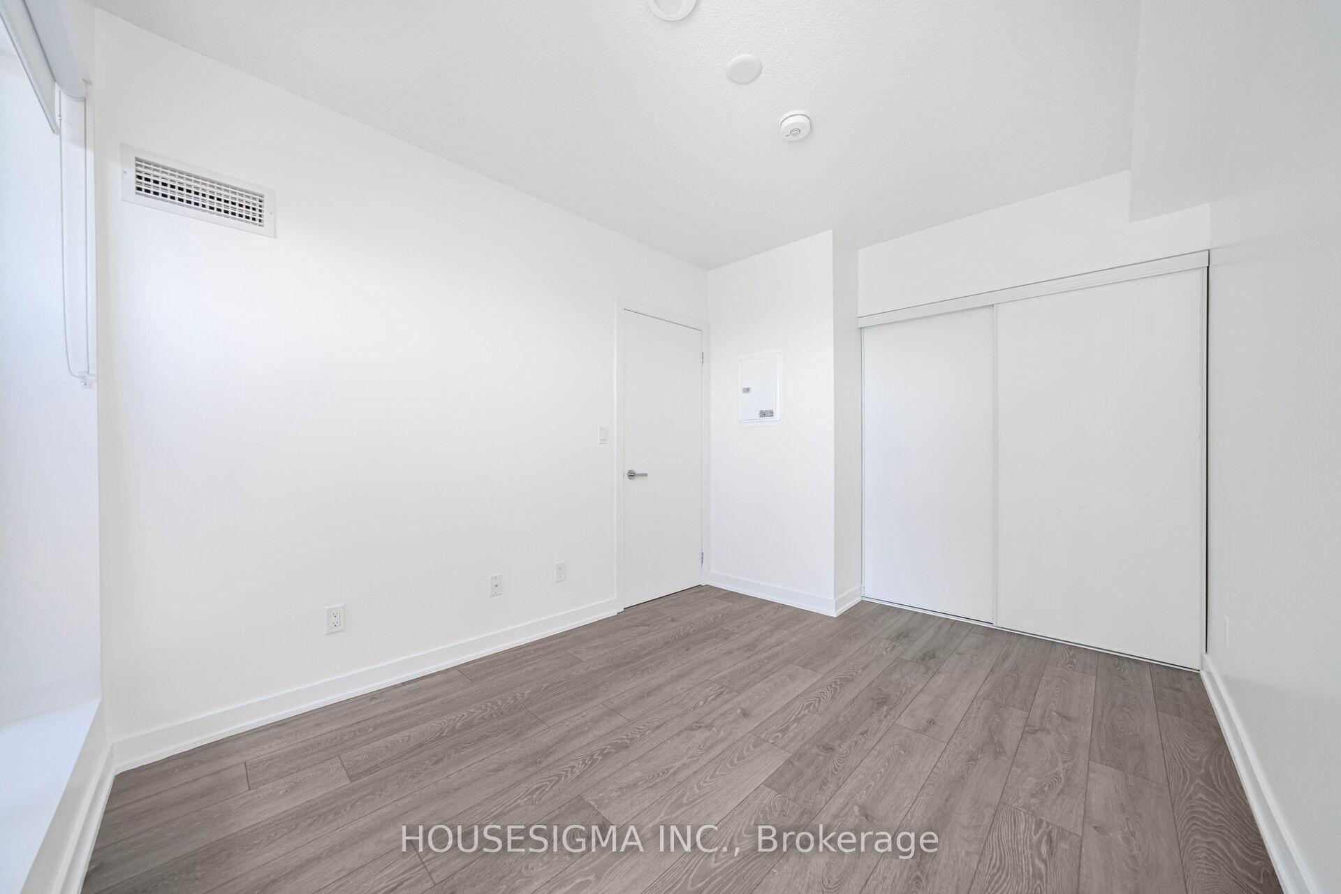 1 Bedroom Condo at 3200 Dakota, Burlington For sale