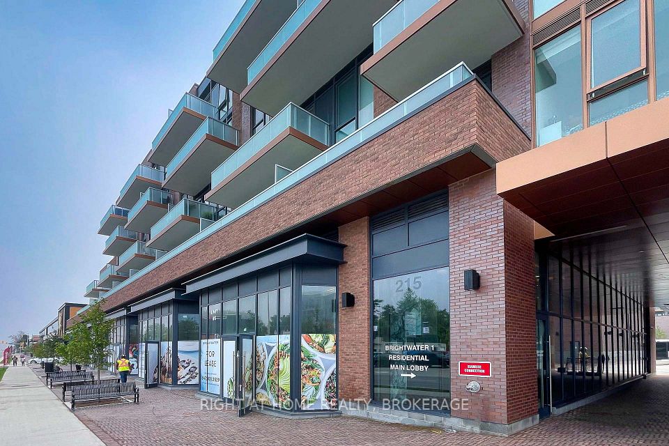 215 Lakeshore