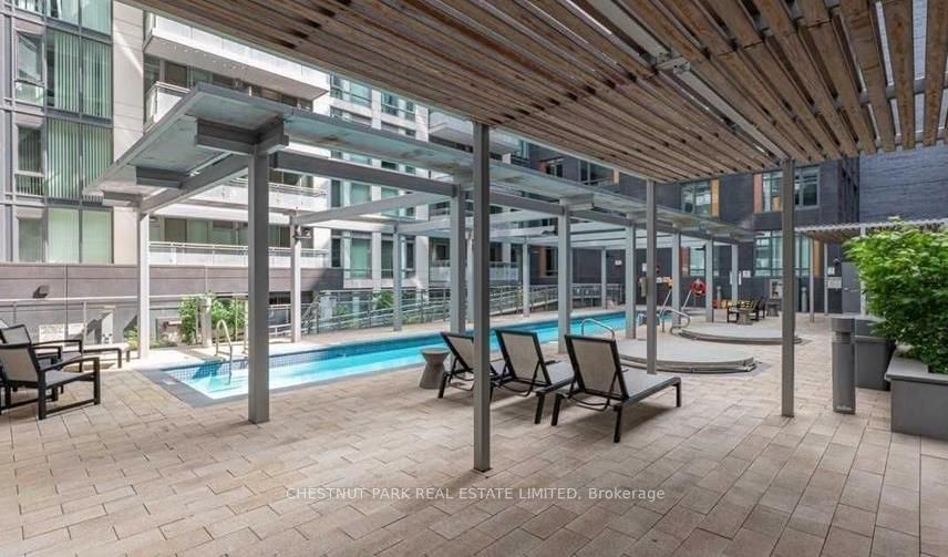 525 Adelaide Street W, #701