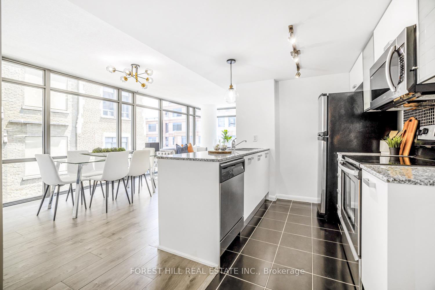 3 Bedrooms Condo at 38 Grenville, Toronto For sale