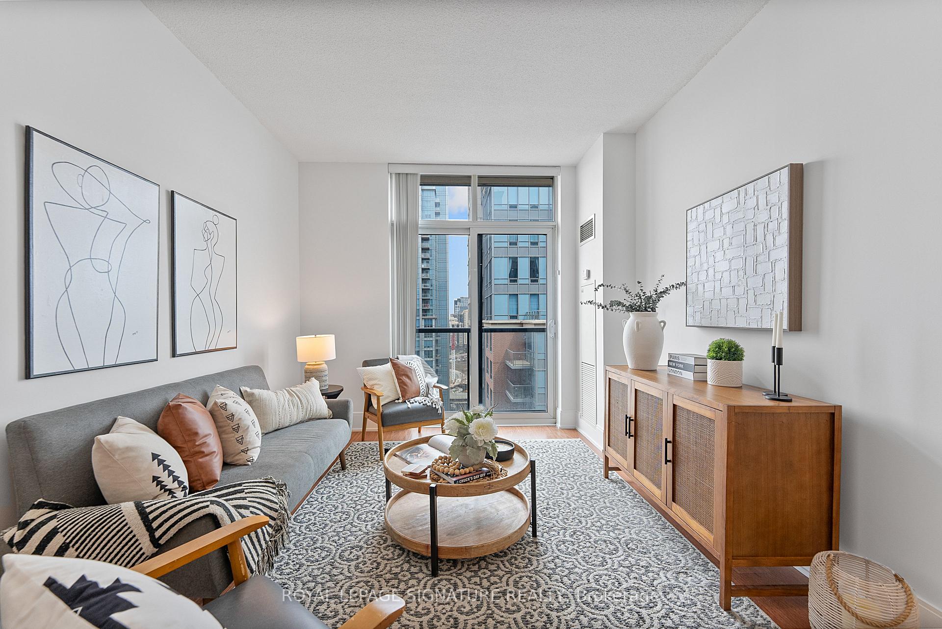 1 Bedroom Condo at 35 Viking, Toronto For sale
