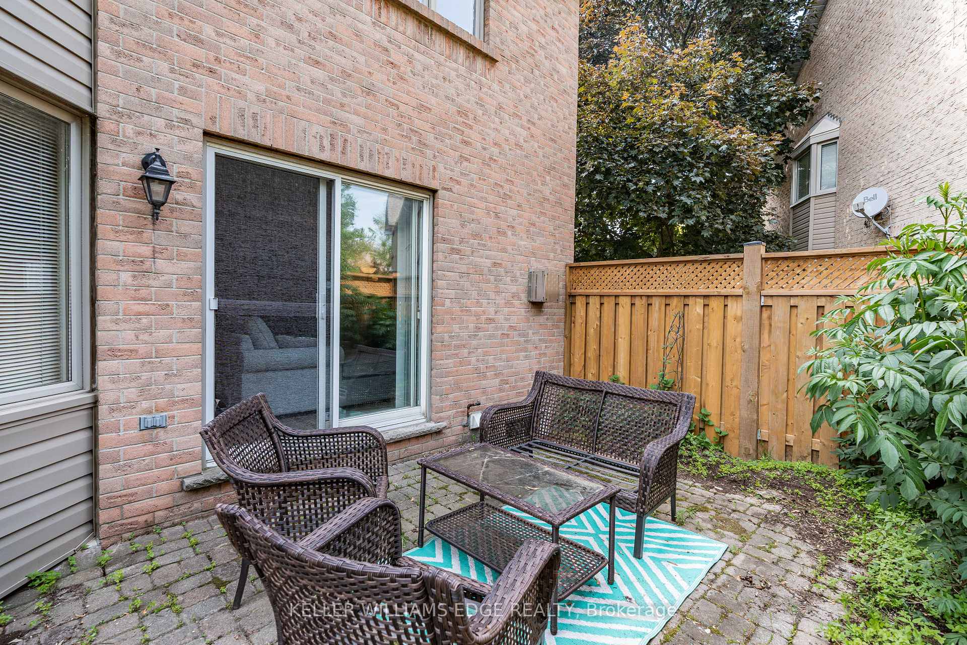 3 Bedrooms Condo at 320 Hamilton, Hamilton For sale