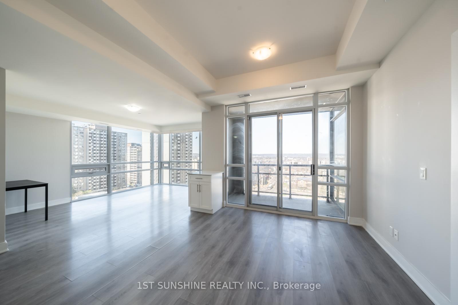 2 Bedrooms Condo at 150 MAIN,  Hamilton For sale