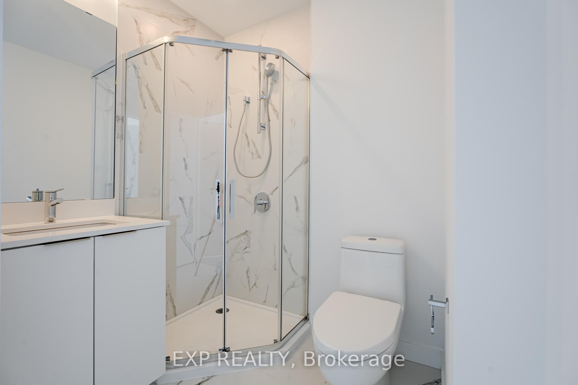3 Bedrooms Condo at 8 Olympic Gdn S, Toronto For sale