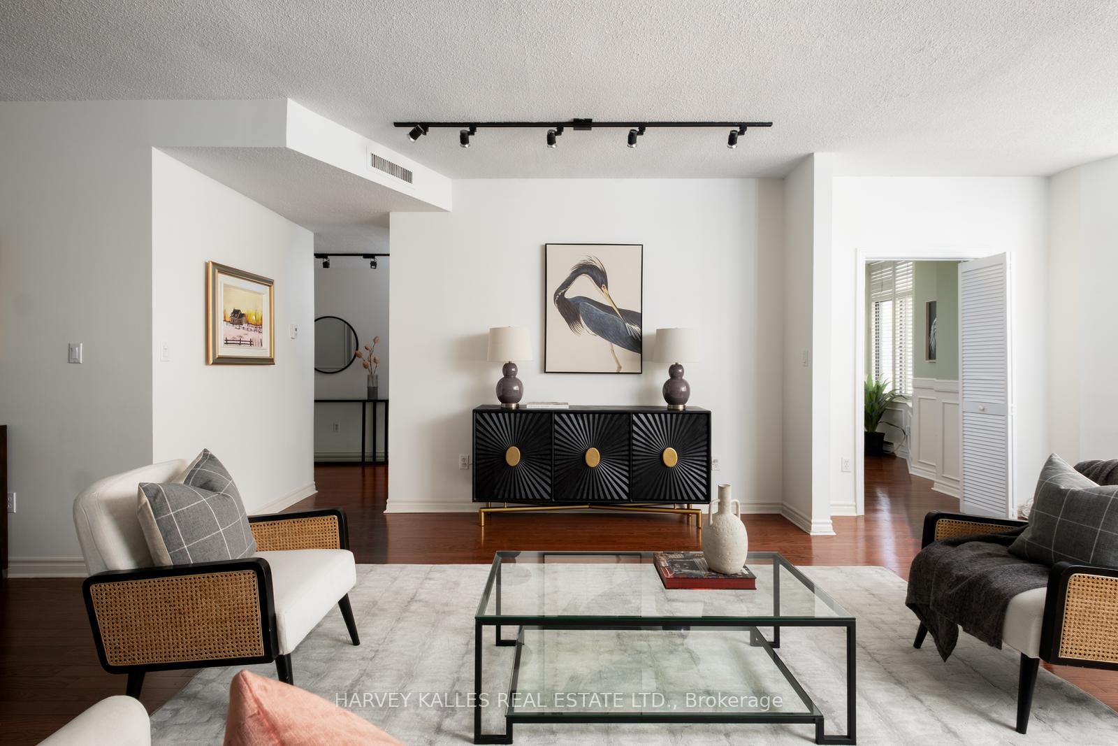 2 Bedrooms Condo at 135 George, Toronto For sale