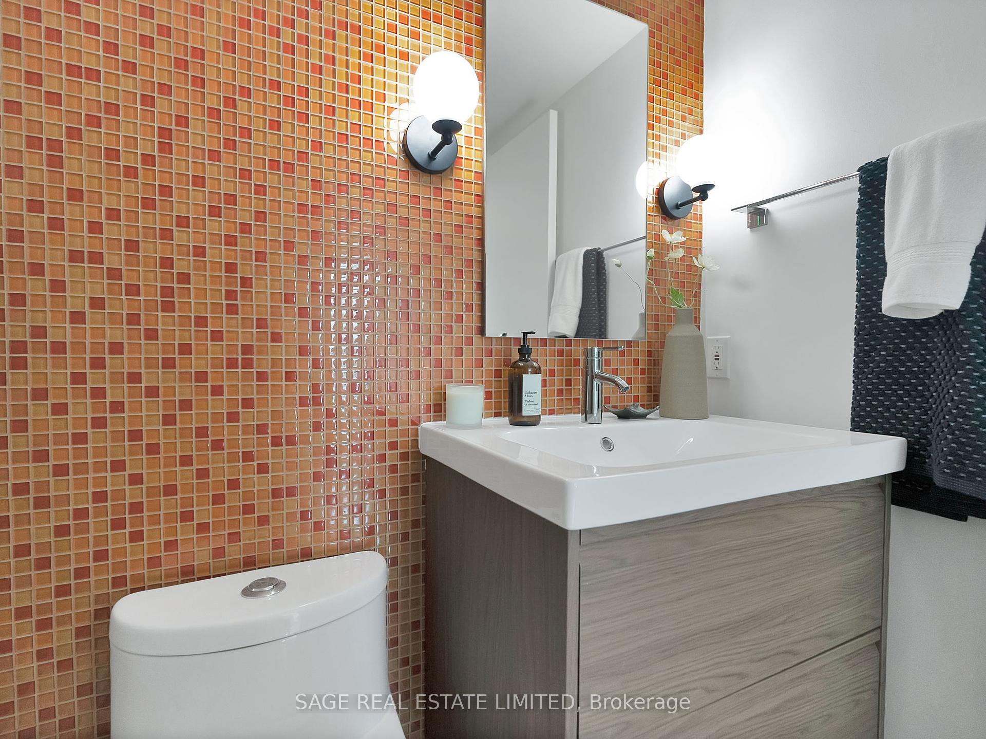 3 Bedrooms Condo at 955 Queen, Toronto For sale