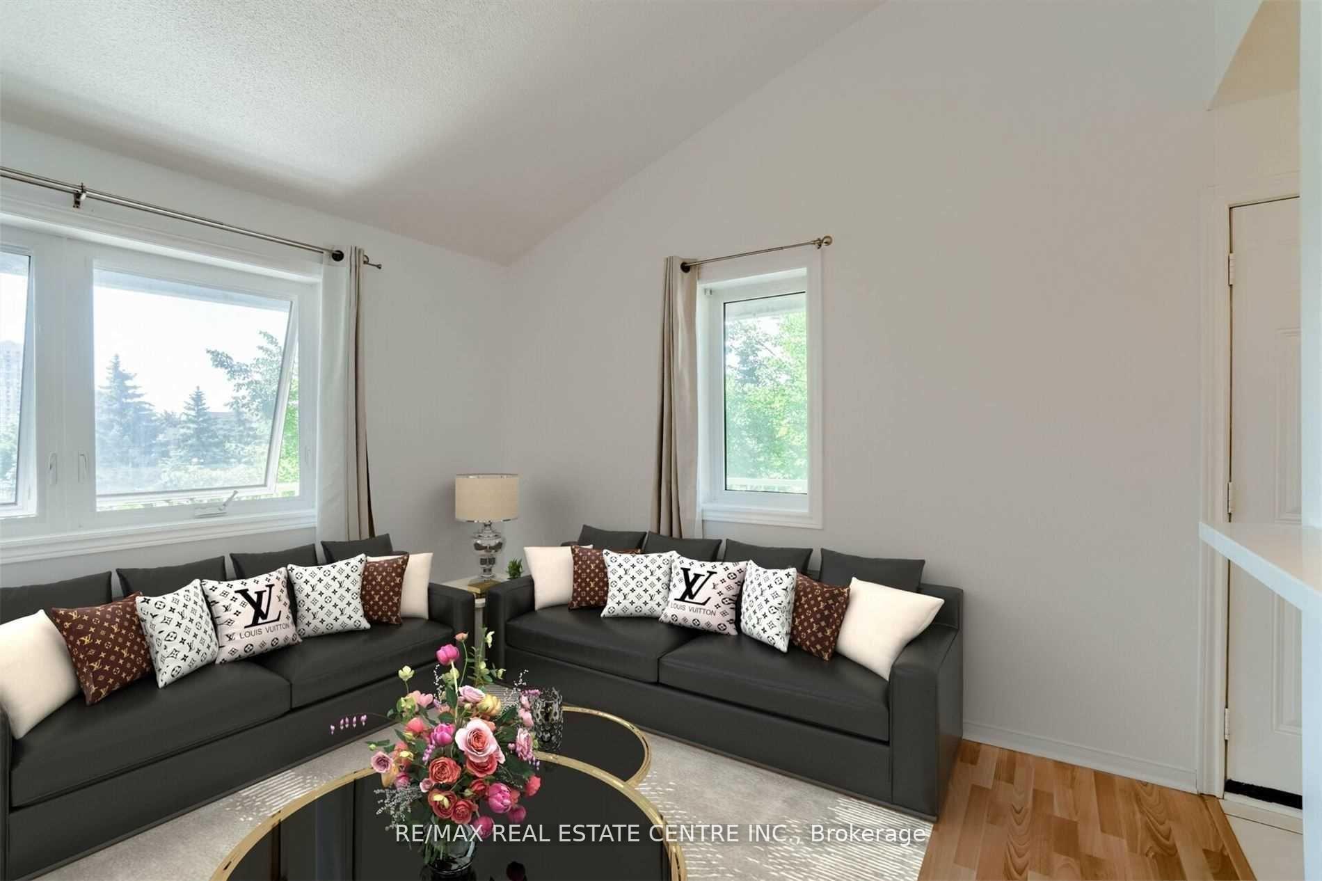 1 Bedroom Condo at 85 Bristol, Mississauga For sale