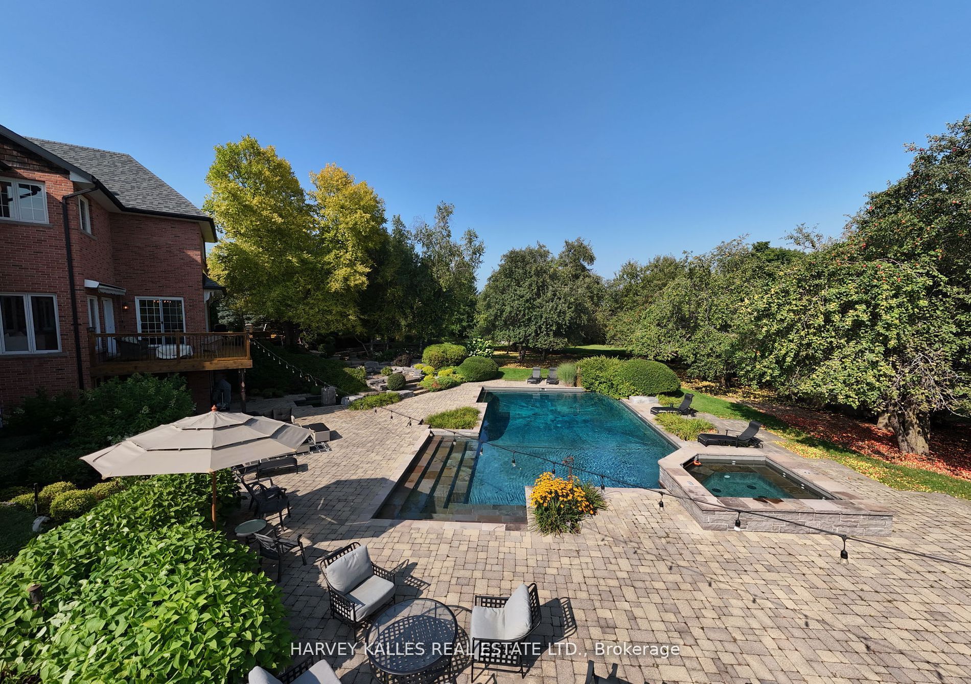 3 Rutland Hill Court