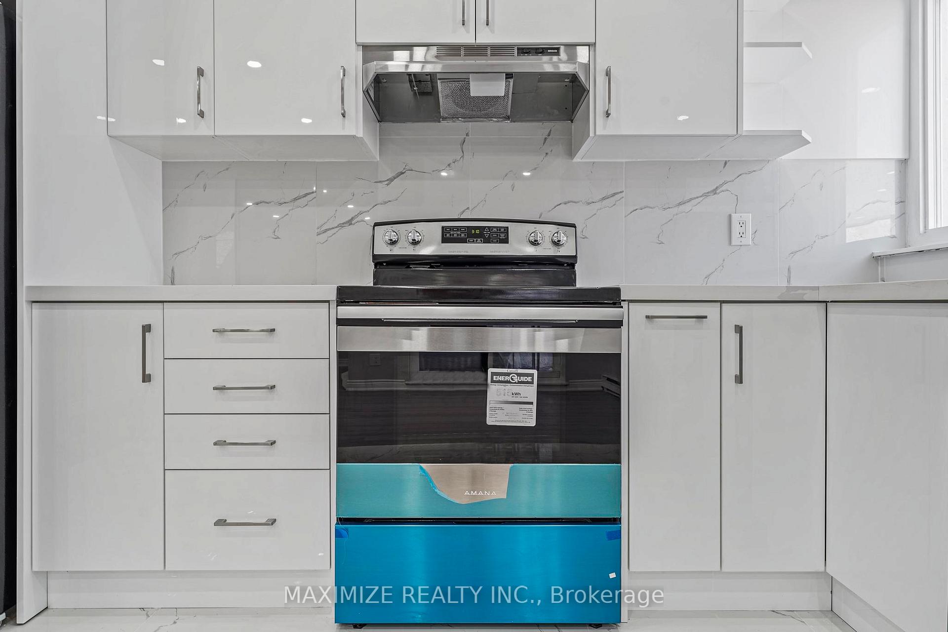 3 Bedrooms Condo at 1055 Dundas,  Mississauga For sale