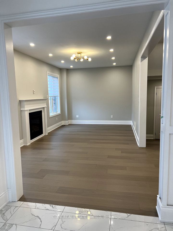 5 Rugman Crescent, Springwater, ON L9X 2A2