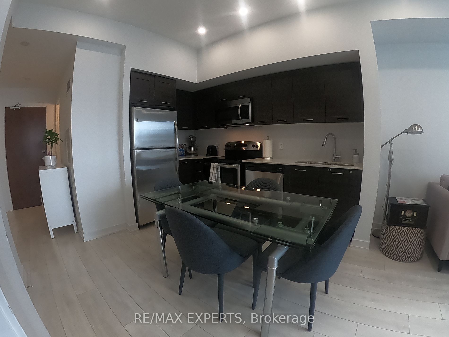 2200 Lake Shore Boulevard W 2802
