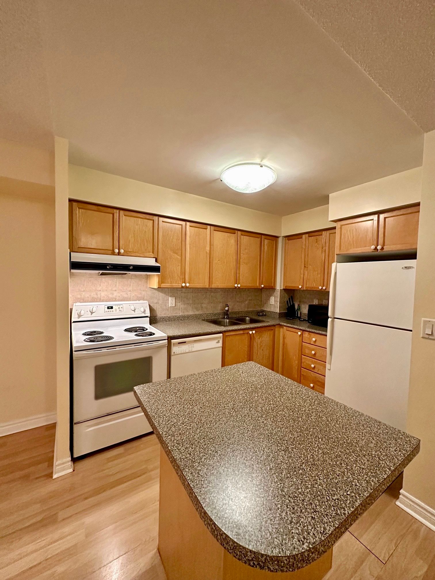 3888 Duke of York Boulevard Unit# 823 Mississauga Ontario L5B 4P5