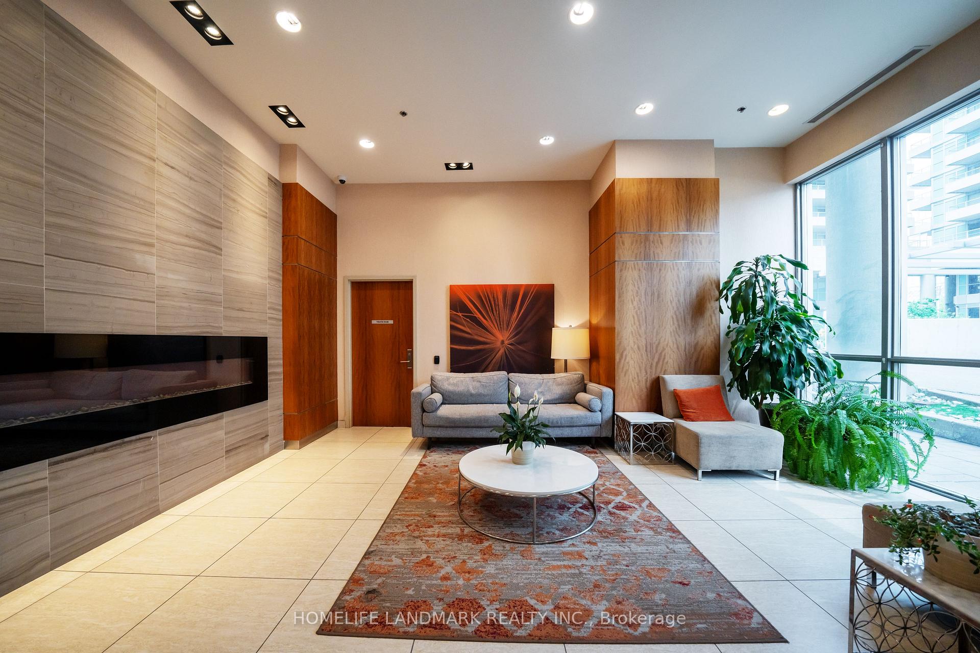 2 Bedrooms Condo at 50 Town Centre, Toronto For sale