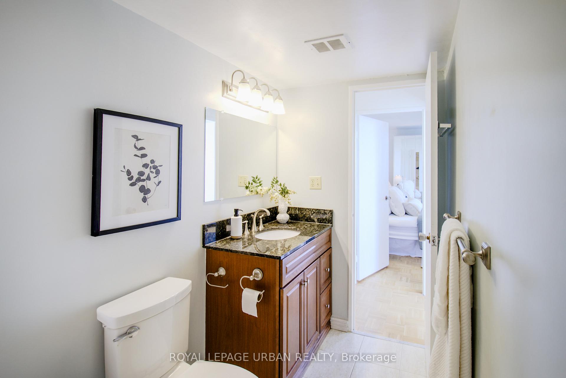 3 Bedrooms Condo at 20 Edgecliff, Toronto For sale
