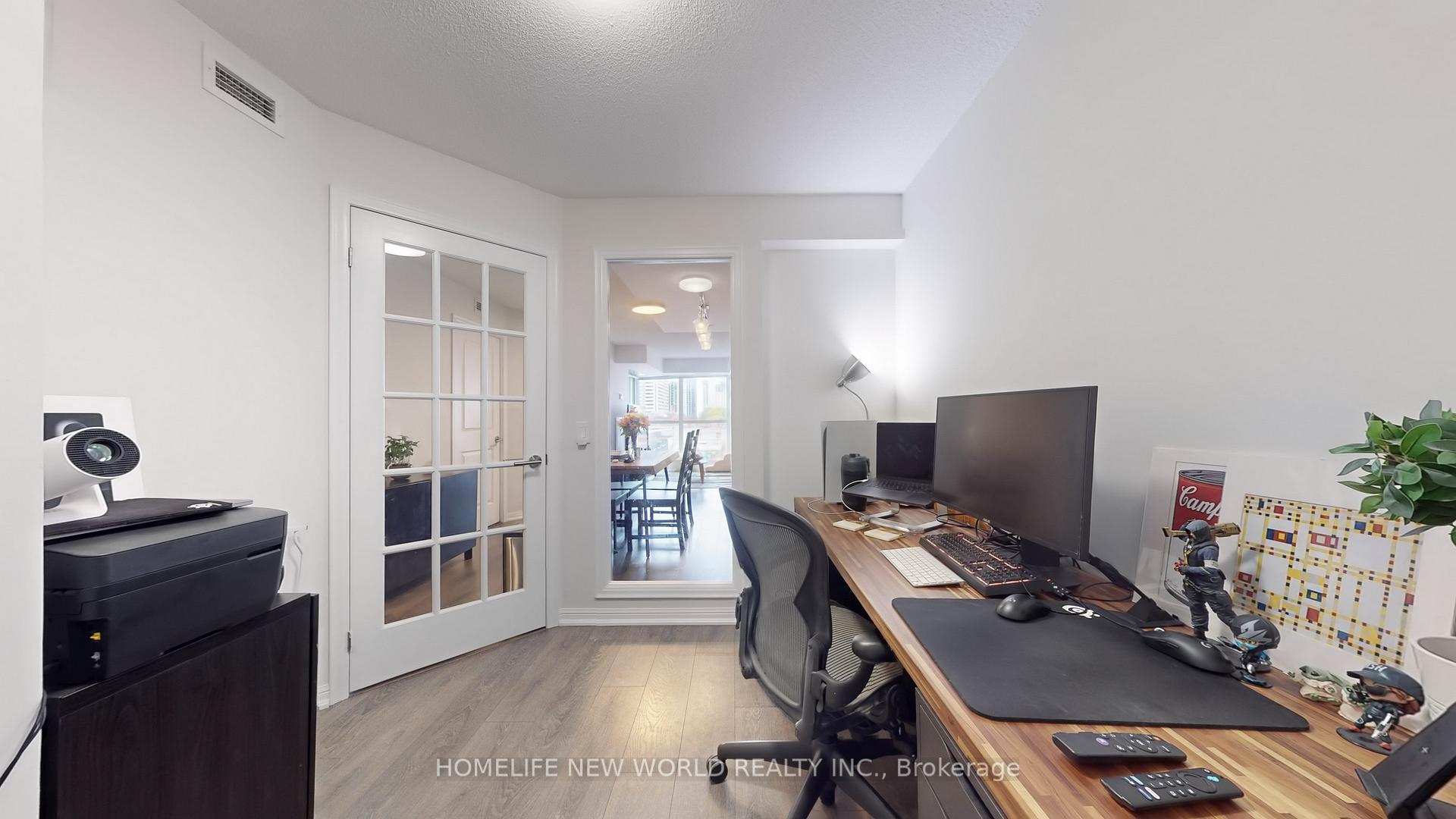 2 Bedrooms Condo at 400 Adelaide, Toronto For sale