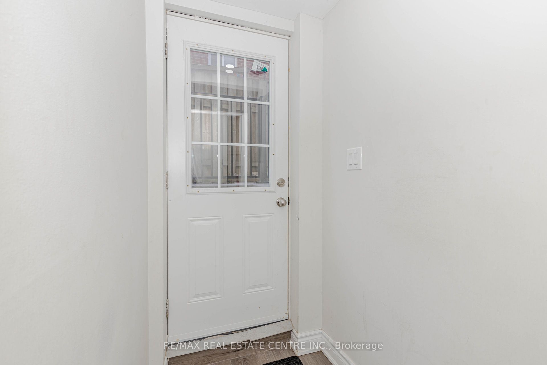 15 Benton Street