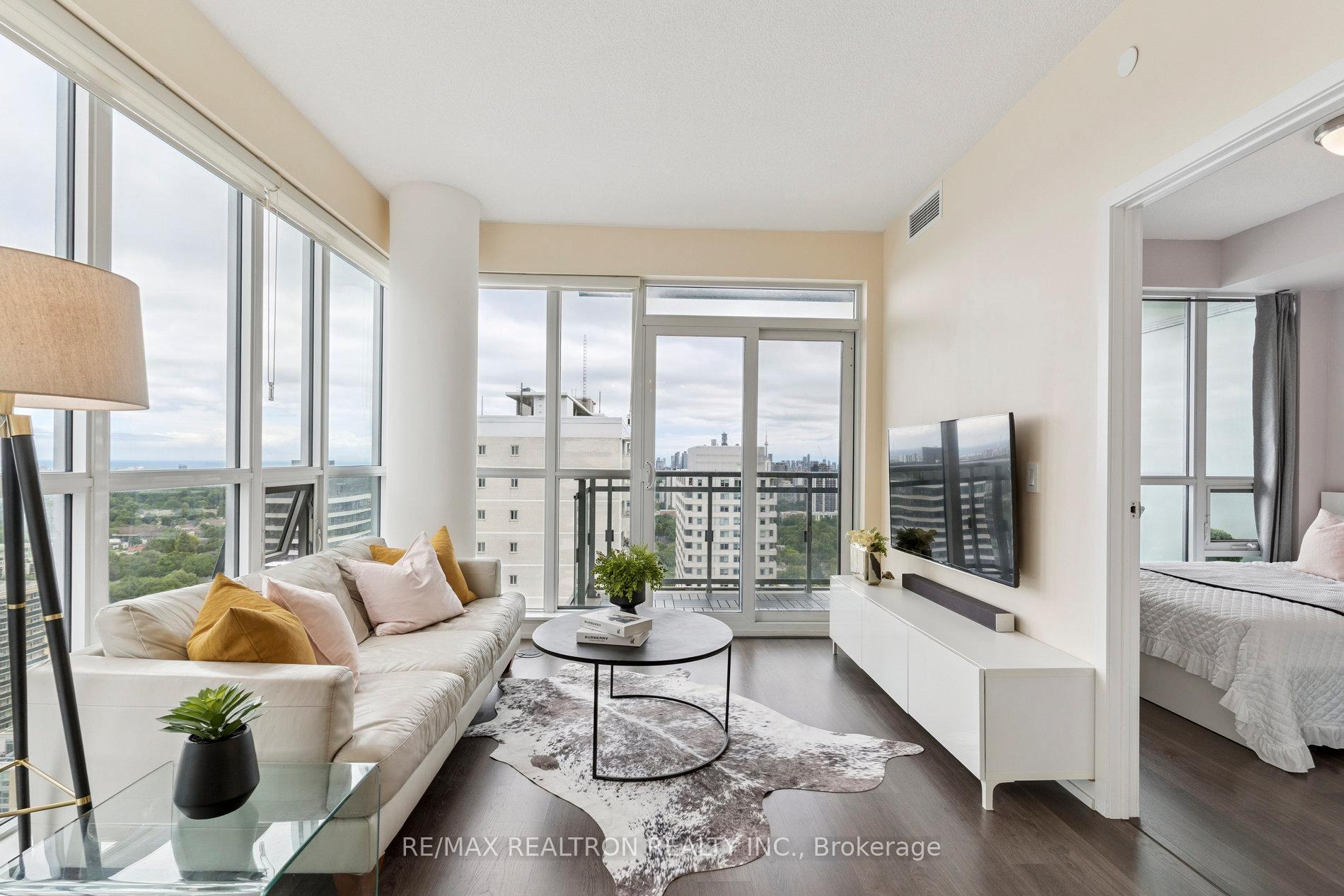 2 Bedrooms Condo at 89 Dunfield, Toronto For sale