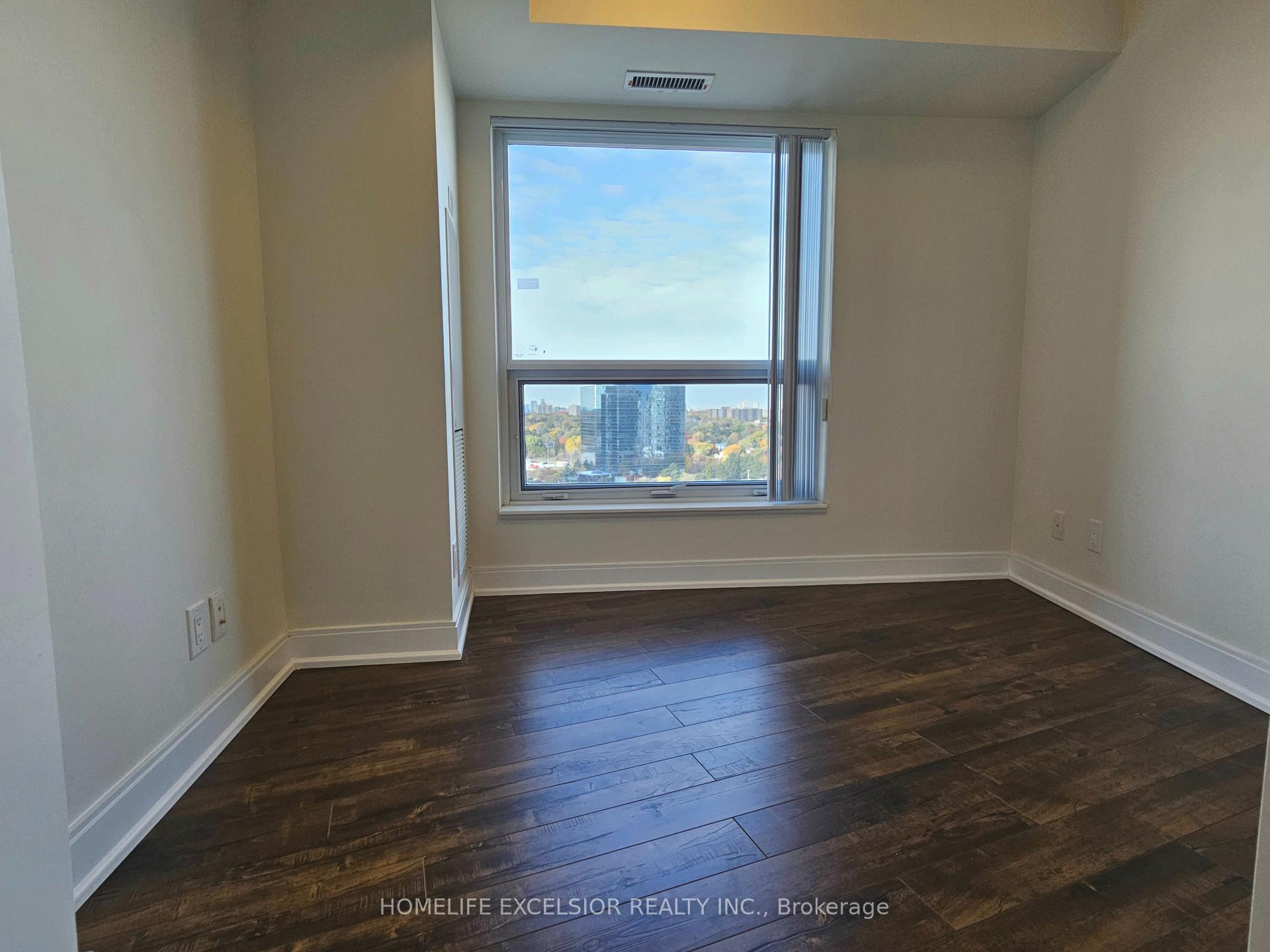 2 Bedrooms Condo at 135 Village Green,  Toronto For sale