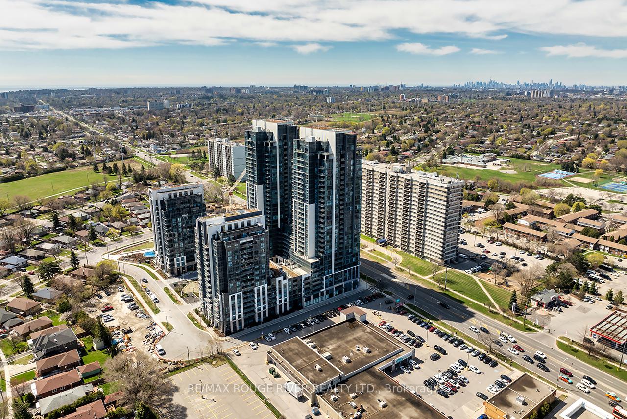 2 Bedrooms Condo at 30 Meadowglen,  Toronto For sale